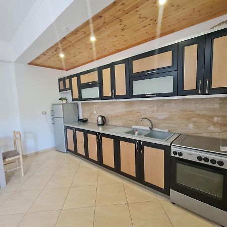 Glow Two Bedroom Apartment Ксамил Екстериор снимка
