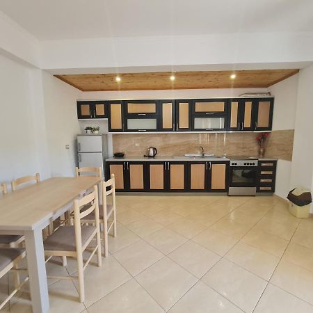 Glow Two Bedroom Apartment Ксамил Екстериор снимка