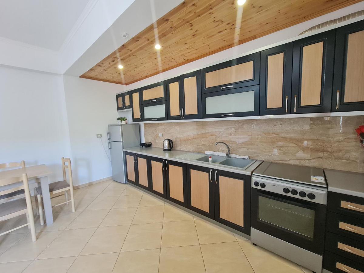 Glow Two Bedroom Apartment Ксамил Екстериор снимка
