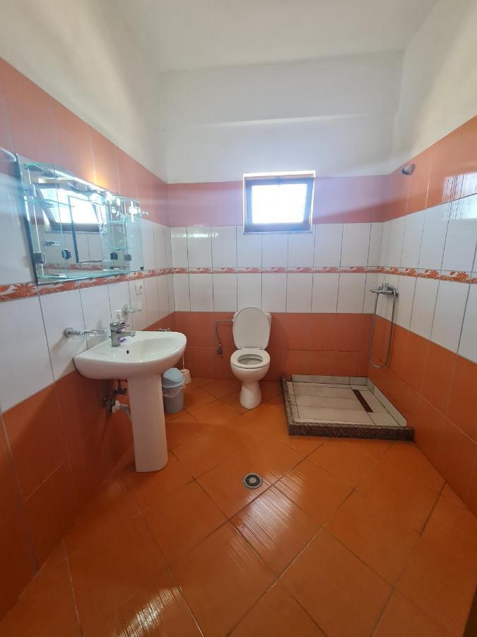 Glow Two Bedroom Apartment Ксамил Екстериор снимка
