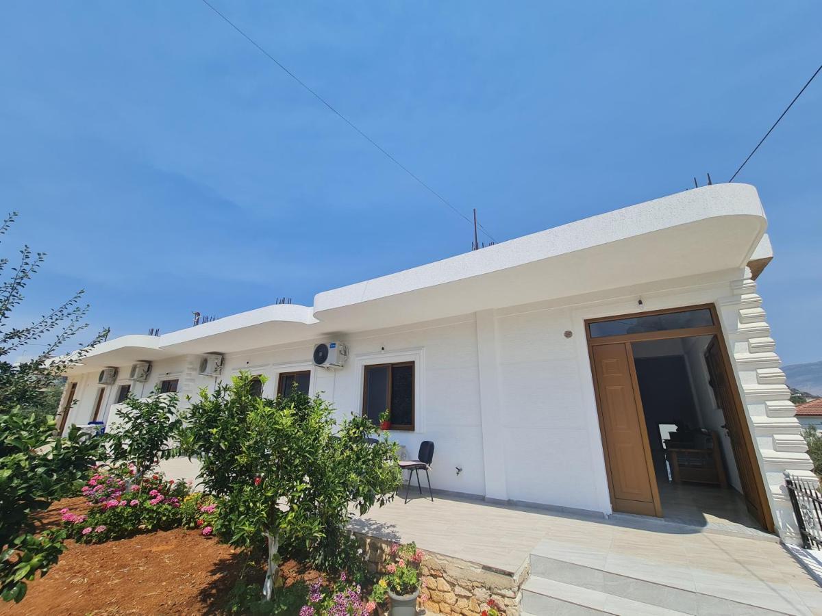 Glow Two Bedroom Apartment Ксамил Екстериор снимка