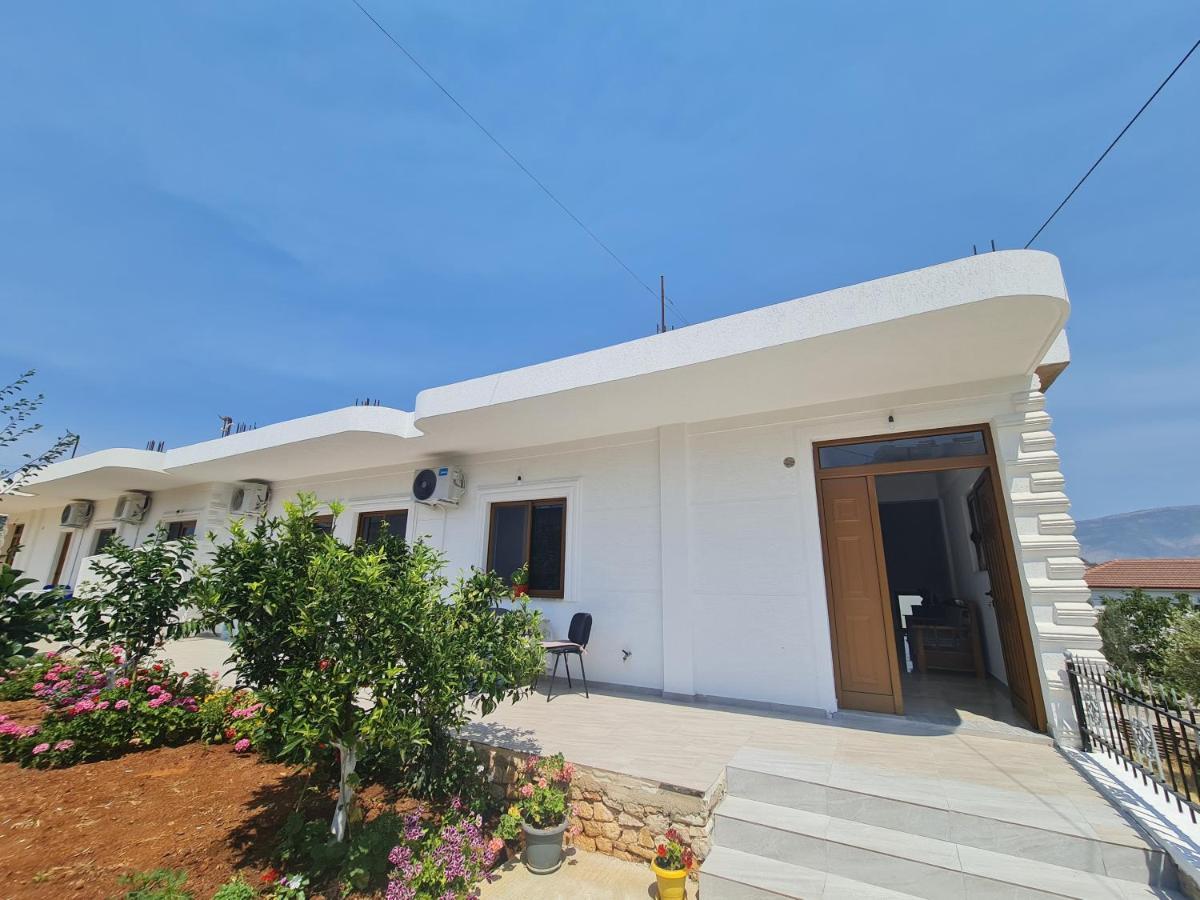 Glow Two Bedroom Apartment Ксамил Екстериор снимка